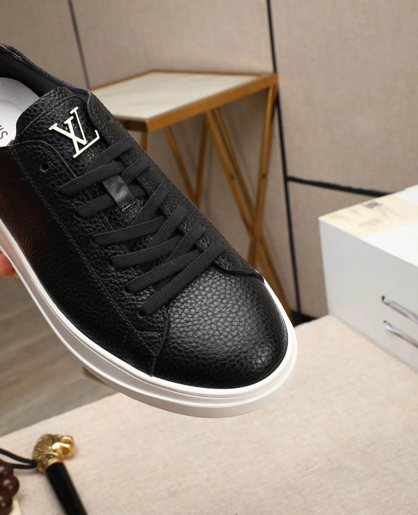 Men's shoes 💰440 📛📛【LOUIS VUITTON】Louis Vuitton official website synchronized new products 👟Milan fashion catwalk style 🇰🇾🇰🇾LV family logo, celebrity style, a must-have for fashionistas ⚠️First-layer calfskin ➕Genuine leather lining ➕Official website original version special outsole 👞Number 38-44